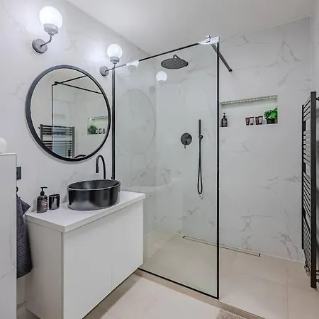 Brand New Luxury With Amazing View Apartment *